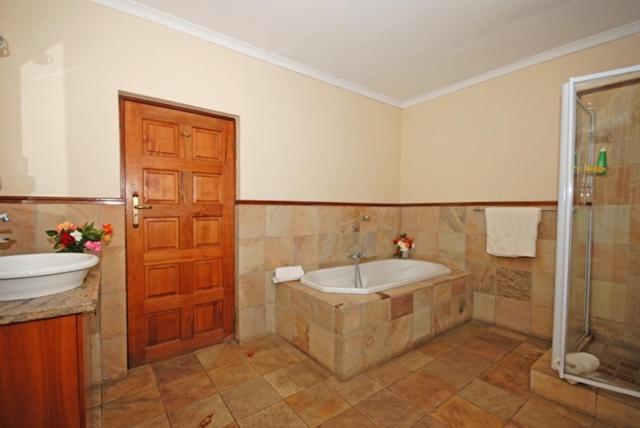 Hoopoe Haven Guest House Chartwell 外观 照片